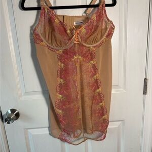 TORRID CURVE Nude Floral Embroidered Mesh Chemise Lingerie‎ Size 1X No Panties